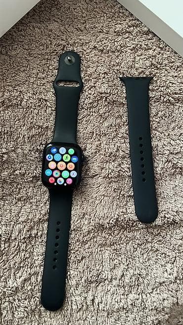 Смарт‑часы в стиле Apple Watch, корпус черный, экран прямоугольный с