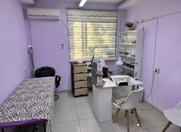 кондитерское оборудование: В салон красоты требуется мастер универсал с опытом работы!!! Удобная — 4