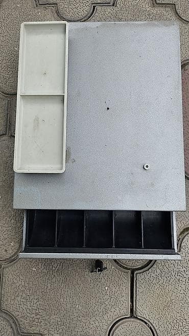 железный ящик: Металлический кассовый денежный ящик с ключом - Корпус из металла — 2