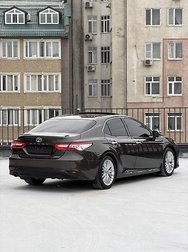 corolla s: Toyota Camry: 2018 г., 2.5 л, Автомат, Гибрид, Седан — 4