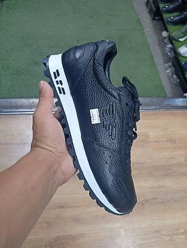 Мужские кроссовки из натуральной зернистой кожи. - Верх: мягкая