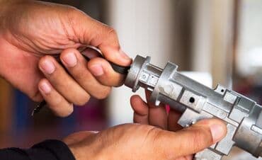 программирование ключей: Услуги автоэлектрика, с выездом — 1