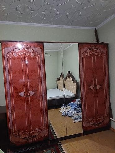 Спальный гарнитур, Б/у, Двуспальная кровать, Шкаф, Трюмо, Белоруссия, Дерево, Самовывоз, цвет - Коричневый