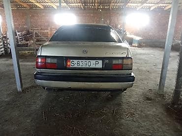 Продажа авто: Volkswagen Passat: 1989 г., Седан — 2