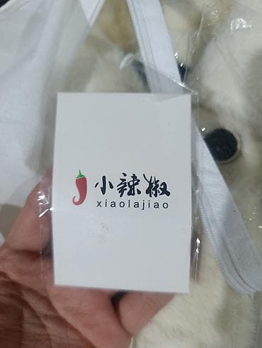 кейс для сигарет: Женское полупальто из мягкого «меха-шерпа» (букле) молочного цвета. - — 7