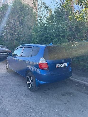 Honda Fit: 2005 г., 1.3 л, Автомат, Бензин, Хэтчбэк