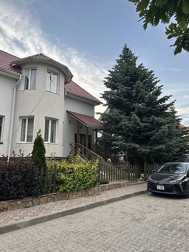 кара балта места: Просторный коттедж с ухоженным участком и крытой зоной барбекю. - — 1