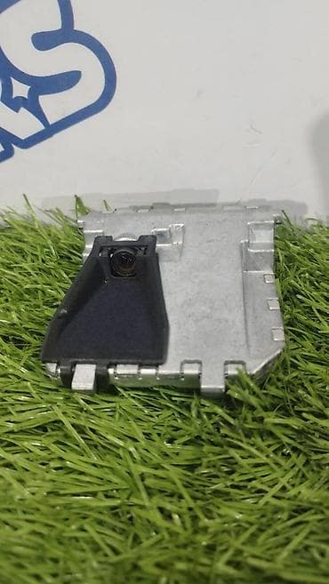 e35: Mercedes-Benz W212 E350 v-3.5 2010 год, камера переднего вида — 1