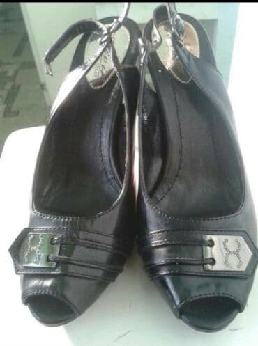 туфли черные с открытым носиком: Продаю босоножки новые,размер 38,черные,высота каблука 12 см — 1