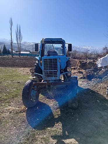 Тракторы ХТЗ: Трактор колесный, универсально-пропашной, с кабиной. Синий цвет — 3