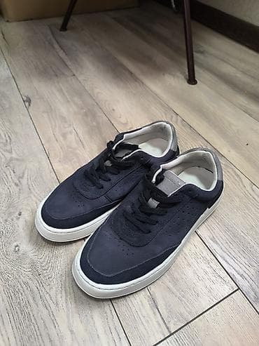 кроссовки крокс: Мужские кроссовки, 39, Clarks, Б/у, Бесплатная доставка — 1