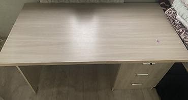 парта для компьютера: Письменный/компьютерный стол с тумбой - Материал: ЛДСП светлого — 2