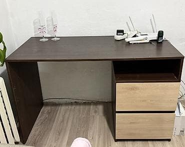 Компьютердик үстөлү, Колдонулган, Текчелери бар — 1