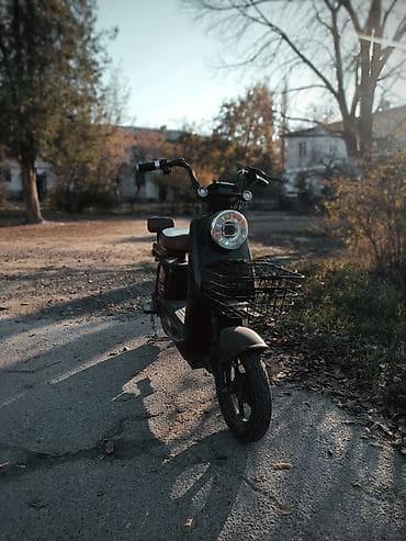 Электроскутер городского типа с ретро‑дизайном. Характеристики и