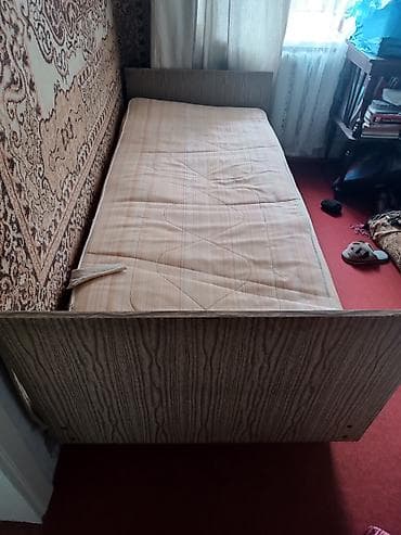 Офис эмереги: Продаю 1,5 спальную кровать б/у в хорошем состоянии . цена 2000 сом — 1
