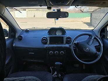 space runer: Toyota Ist: 2004 г., 1.5 л, Автомат, Бензин, Хэтчбэк — 3