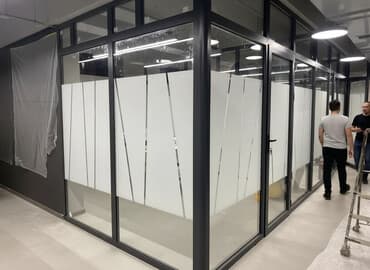 установка стеклянной перегородки в душе цена: Архитектурная тонировка Быстро качественно Любой сложности Выезд на — 1