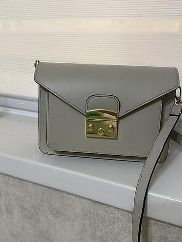 Аксессуары: 👜 Стильная женская сумка — 3000 сом Продаю красивую сумку — 1