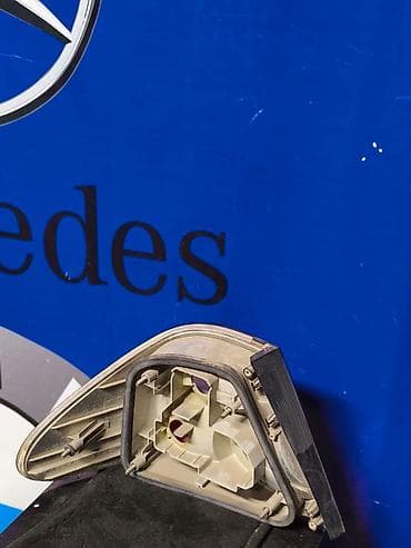 Автозапчасти: Задний правый стоп-сигнал Mercedes-Benz 2000 г., Б/у, Оригинал, Япония — 2