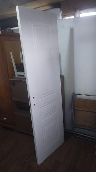 Короны для дверей: Межкомнатное дверное полотно, окрашенное в белый цвет. Срочно сатылат — 4