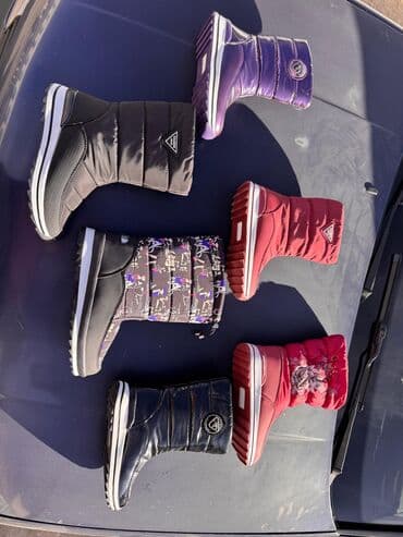 сапоги зимние на высоких каблуках: Женские зимние дутики/сникерсы - Цвет: черный, глянцевый — 2