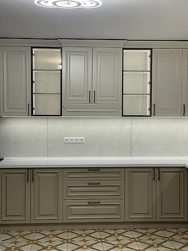 столдор: Буйрутма эмеректер, Отургучтар, Ашкана гарнитурасы, Үстөл — 10