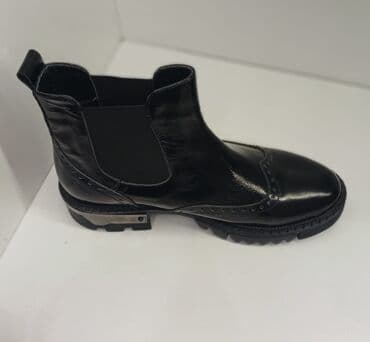 сапоги из натурального меха и кожи: Классические ботинки челси черного цвета, выполненные из глянцевой — 3