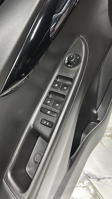 Транспорт: Chevrolet Spark: 2017 г., Хетчбек — 8