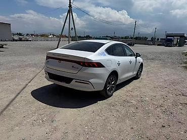 rexston khan: BYD Qin: 2022 г., 1.5 л, Вариатор, Гибрид, Седан — 2