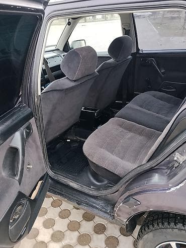 Volkswagen: Volkswagen Vento: 1993 г., 1.8 л, Механика, Бензин, Седан — 7