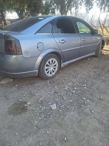 pes 2013: Opel Vectra: 2003 г., Седан — 3