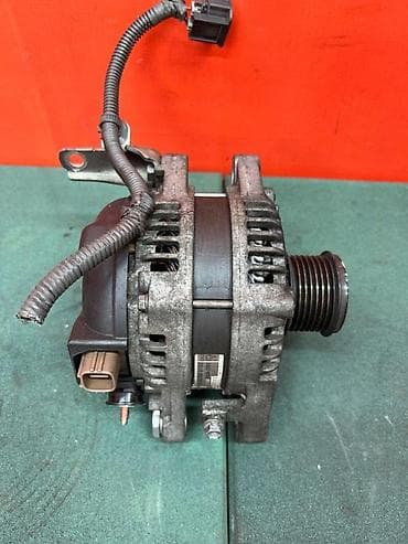 Генератор Toyota 2015 г., Б/у, Оригинал, Япония