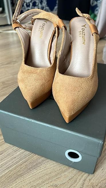 mango 37: Подходит как размер ( 33-35) 
цена 2300
Новая — 2