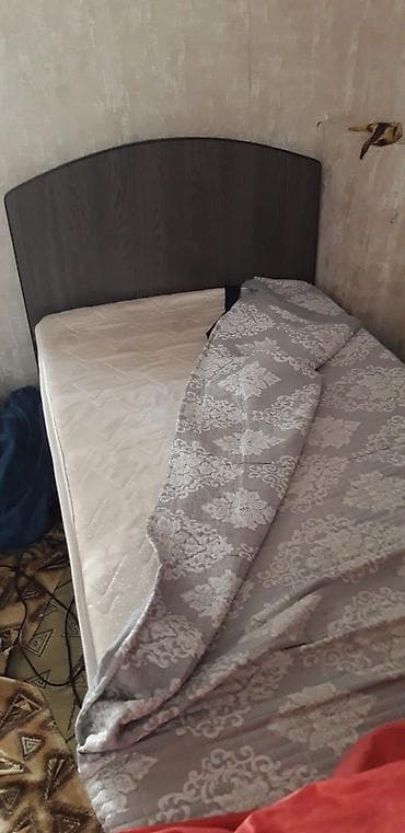 Односпальная кровать, Б/у, С матрасом, длина - 195 см