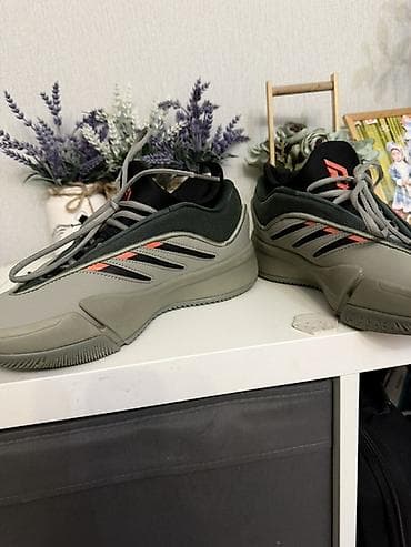 Кроссовки Adidas (баскетбольные) - Модель с низким/средним профилем — 3