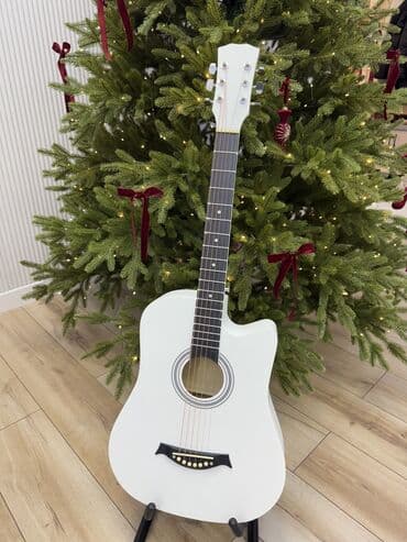 Гитары: Гитара с комплектом 38 здюймов.Новая. Звук очень приятный. В — 2