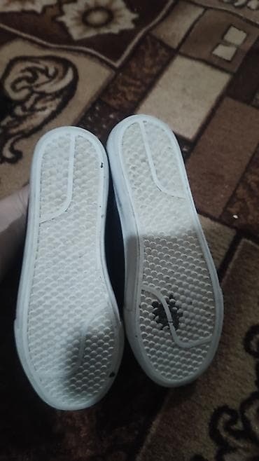 обувь школьная: Кеды/сникеры чёрные на липучках - Модель: низкие кеды с тремя — 4