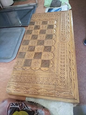 Продаю комплект нарды шахматы. можно. шашки новые. цена — 7