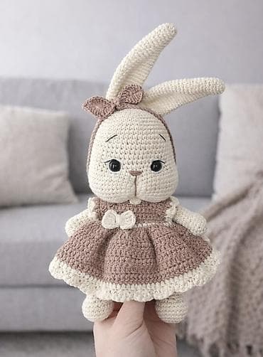 вязанные детские платья: Вязаный набор “Зайка” - Игрушка-зайка ручной работы, связана крючком — 1