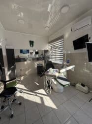 оборудование для парикмахера: Сдаю Кабинет Для стоматолога, 22 м² — 2