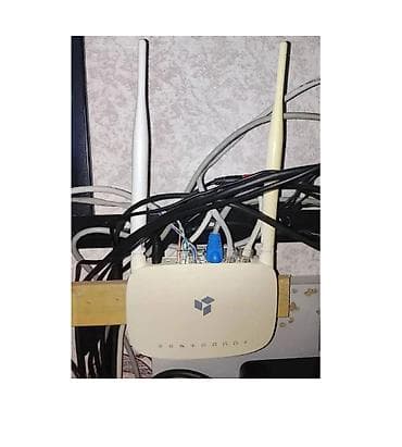 Wi-Fi 4 роутер SNR W4N класса N300. 802.11 b/g/n, MIMO 2x5dBi, 5xFE