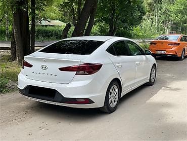 танк бу: Hyundai Elantra: 2019 г., 2 л, Автомат, Бензин, Седан — 3