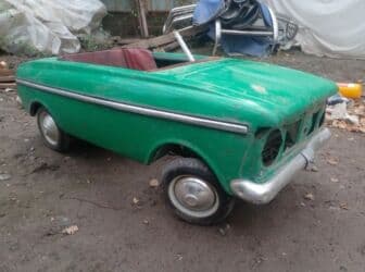 детские машины на аккумуляторе с пультом в оше: Продаю детский педальный москвич. 2 серия переходная, редкая. Под — 6