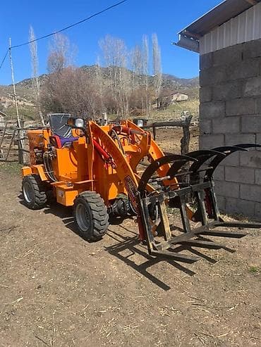 погрузчик бобкат: Мини-погрузчик 4x4 с гидравлическим фронтальным манипулятором и — 2