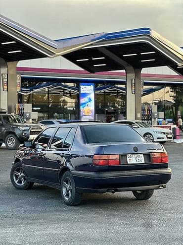 автокредит на бу авто бишкек: Volkswagen Vento: 1994 г., 1.8 л, Кол менен иштөөчү, Бензин, Седан — 6