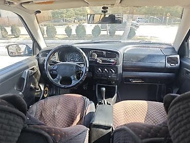 крыло на венту: Volkswagen Vento: 1993 г., 2 л, Ручные, Бензин, Седан — 10