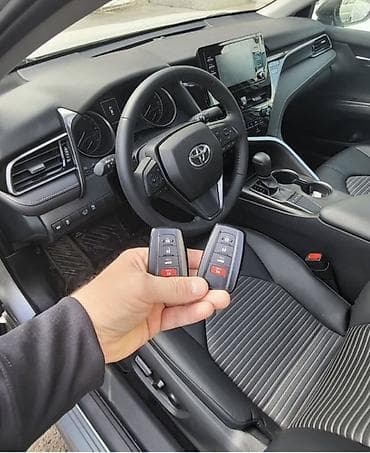 2 4 д: Toyota Camry: 2022 г., 2.5 л, Автомат, Бензин, Седан — 4