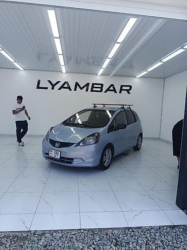 Транспорт: Honda Fit: 2010 г., 1.5 л, Автомат, Бензин, Хэтчбэк — 2