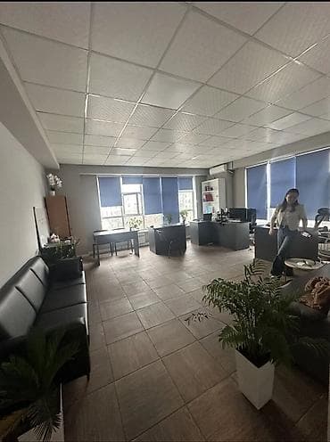 Недвижимость: Аренда офисов, 37 м², В административном здании, С видом на горы, 1 линия, С отдельным входом — 5