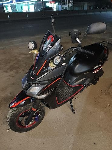 Скутеры: Тип скутера 125 куб. см, Бензин, Б/у — 6